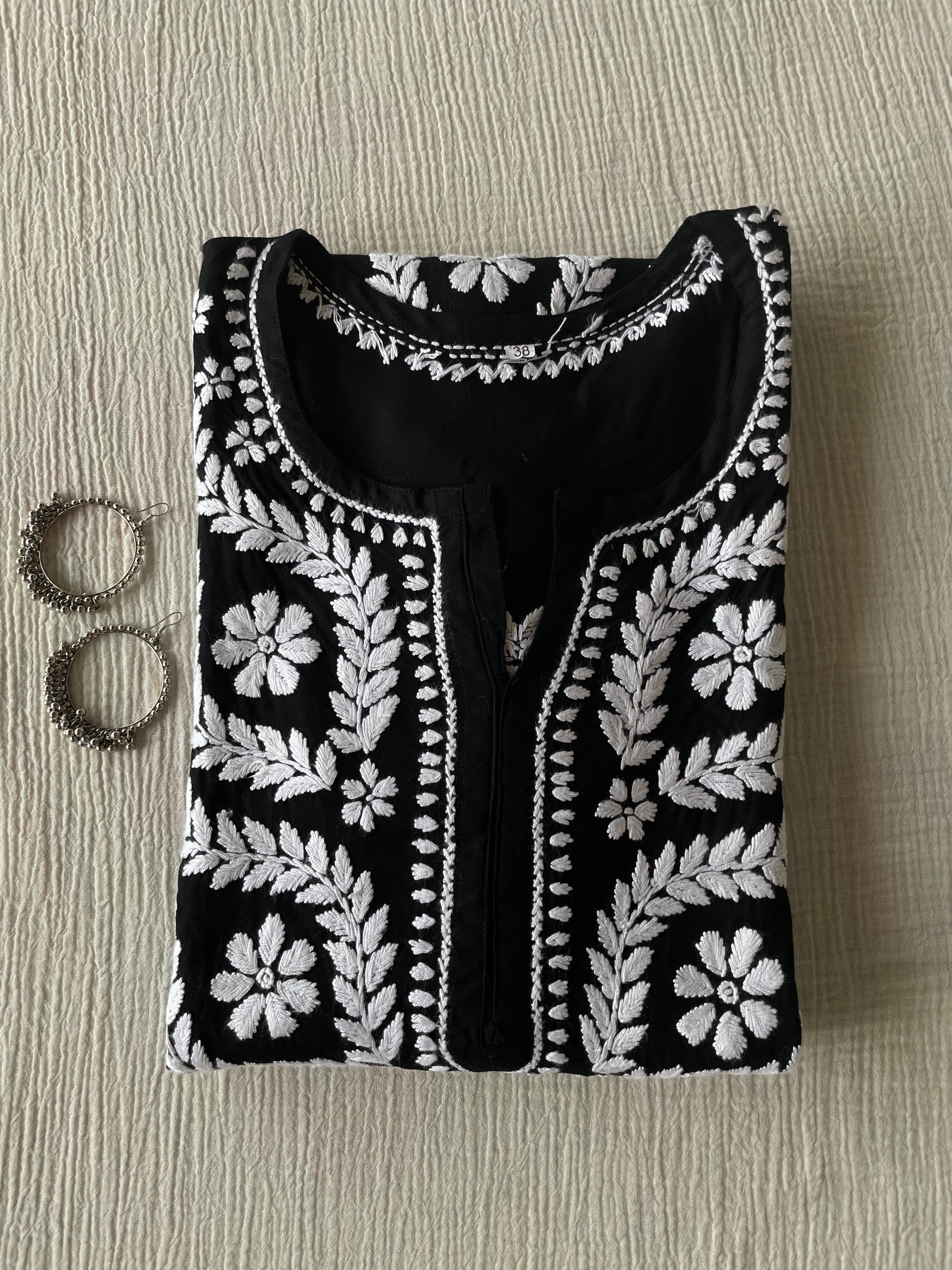 Buy Sparkee Darkee Women Black Embroidered Georgette Chikankari Mirror Work  Kurti Online at Best Prices in India - JioMart.